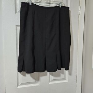 Black pleated skirt